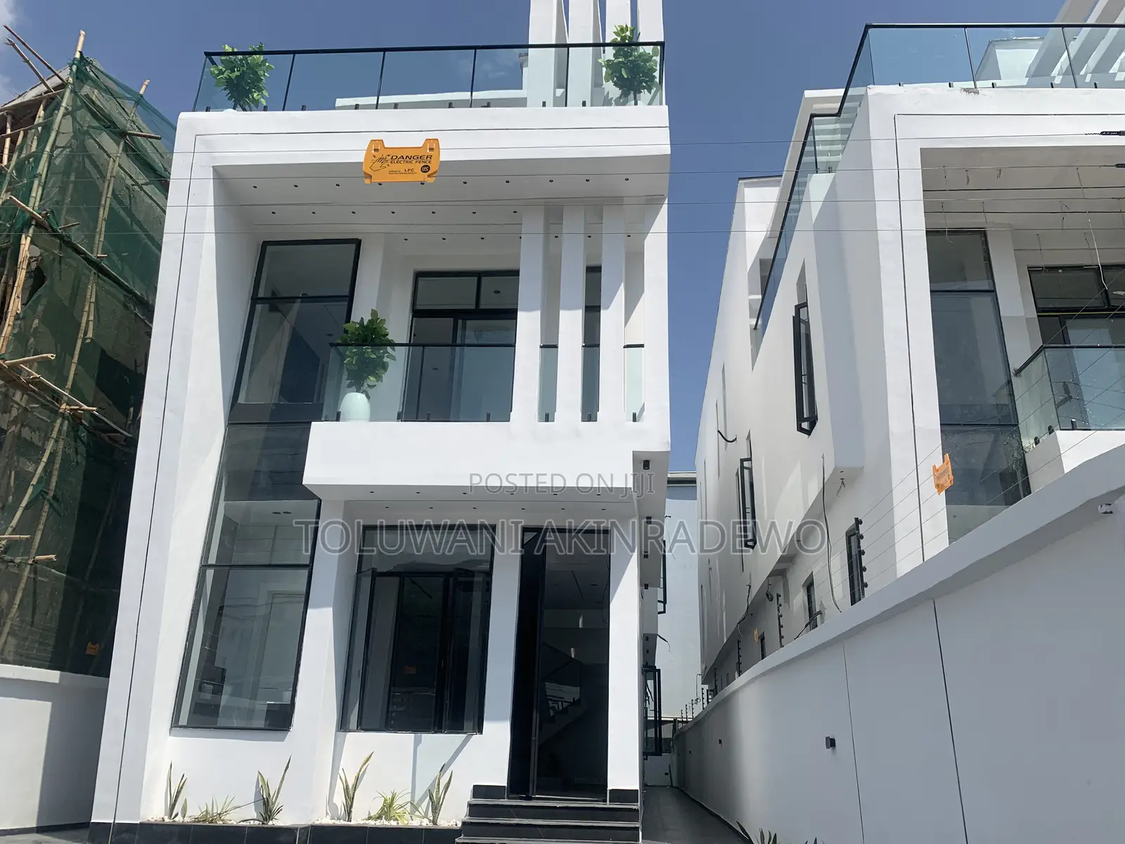 5bdrm Duplex in Oral Estate for sale in Lagos State