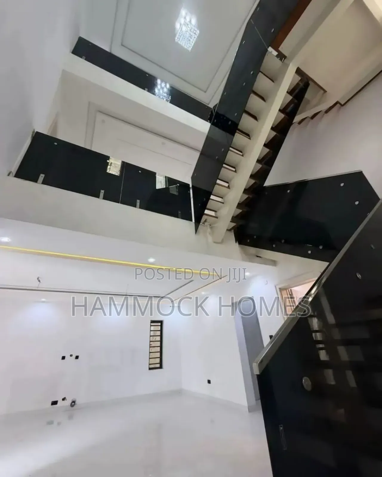 5bdrm Penthouse in Agodi Gra for sale in Agodi