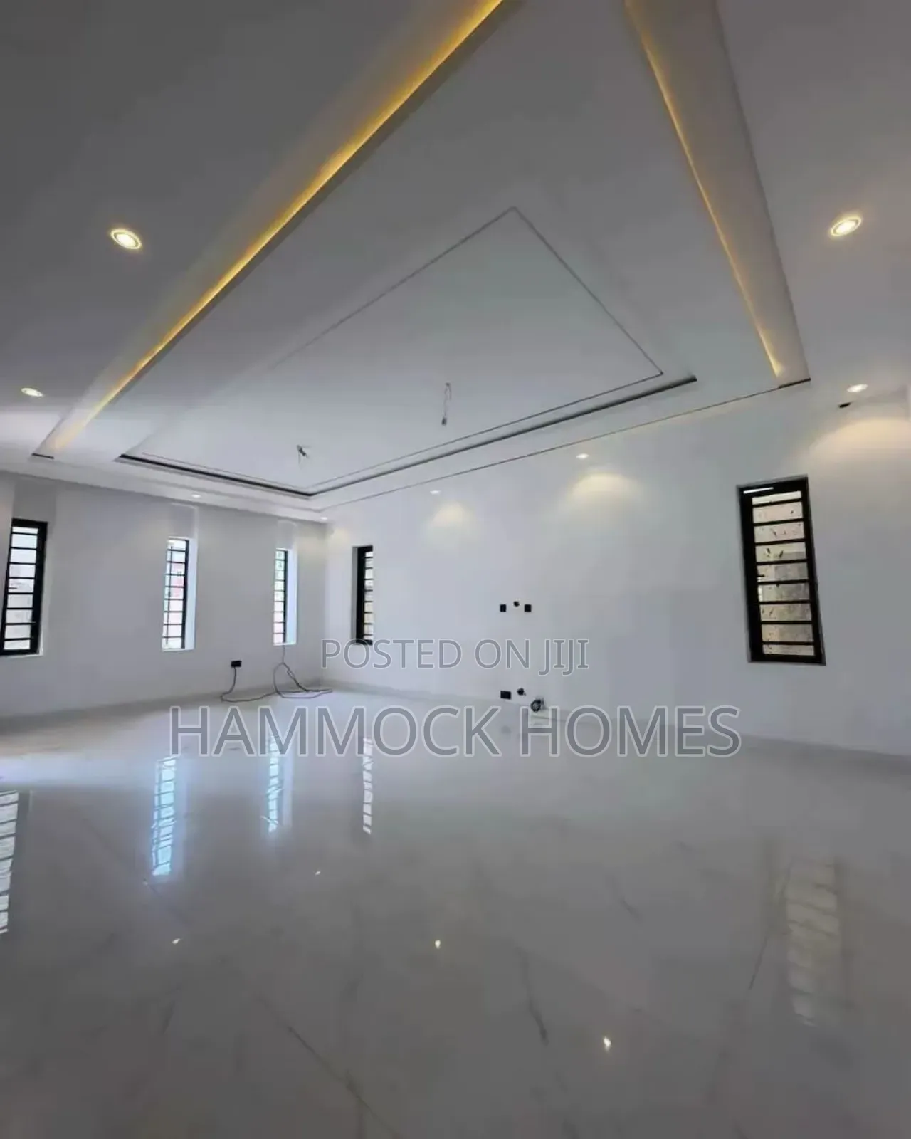 5bdrm Penthouse in Agodi Gra for sale in Agodi