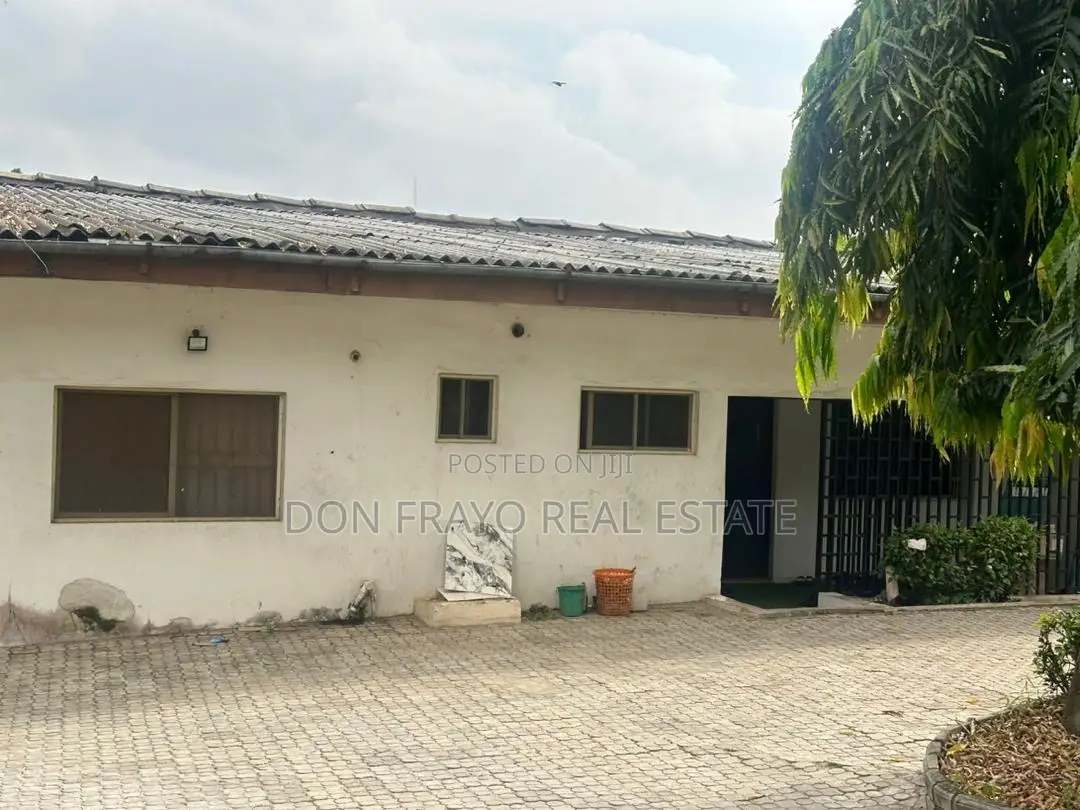 5bdrm Bungalow in Main Ikolaba Estate, Bodija for sale in Bodija