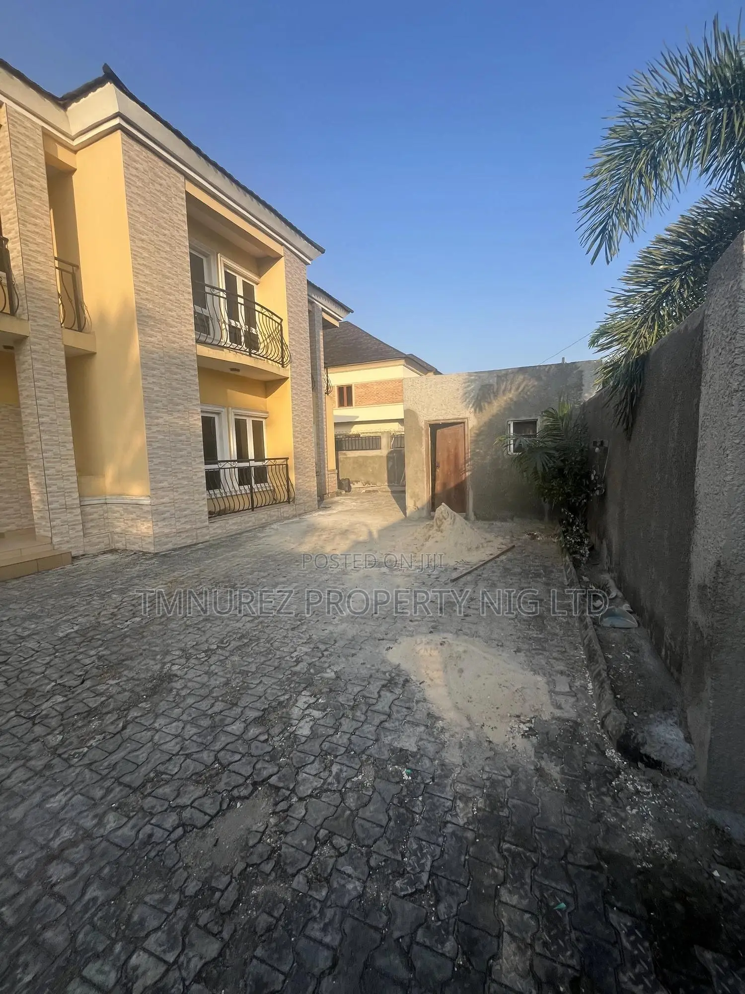 4bdrm Duplex in Lekki Phase 1 for rent in Lekki Phase 1