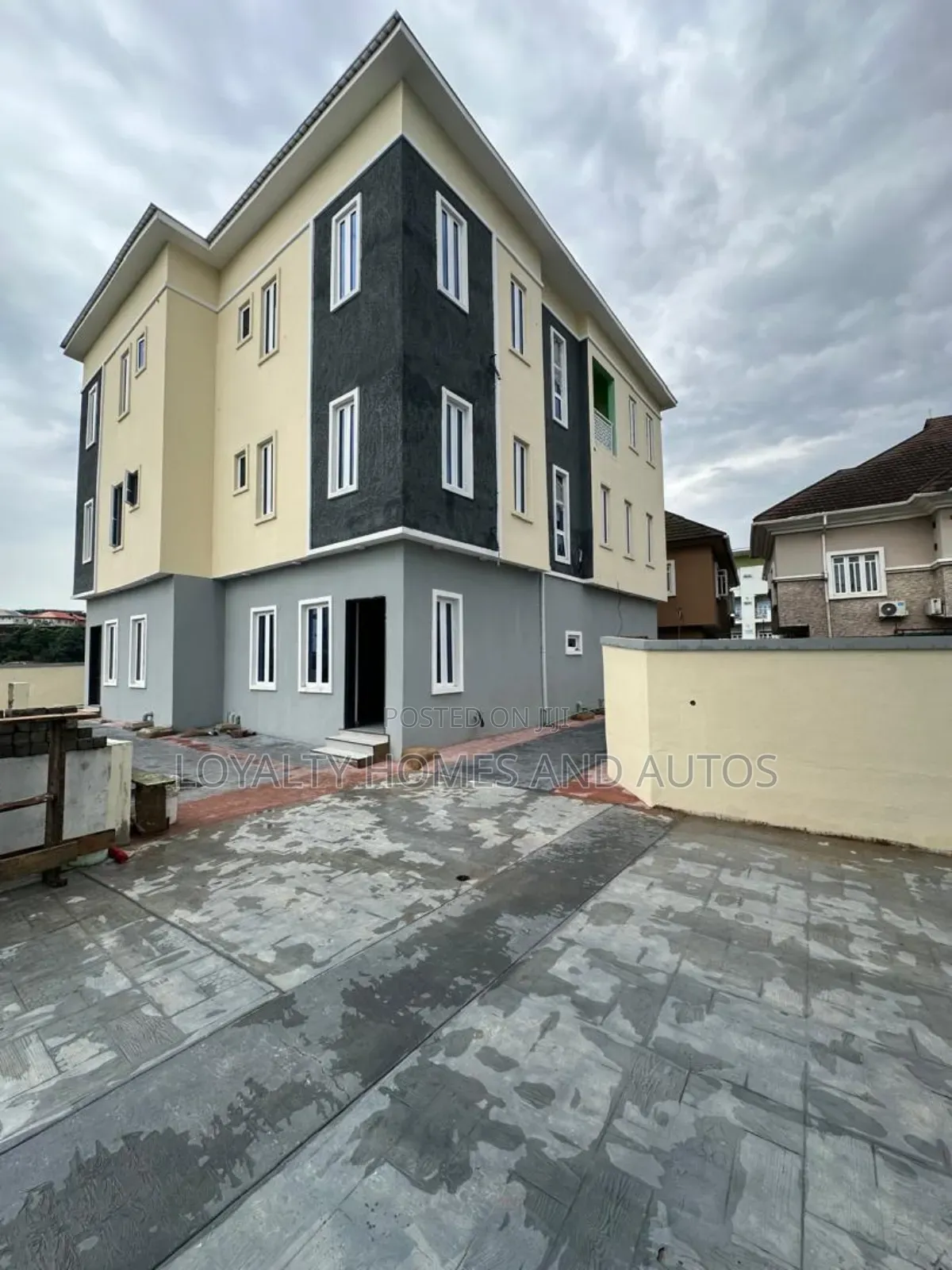 4bdrm Duplex in Gbagada Lagos, Millenuim/UPS for sale in Millenuim/UPS