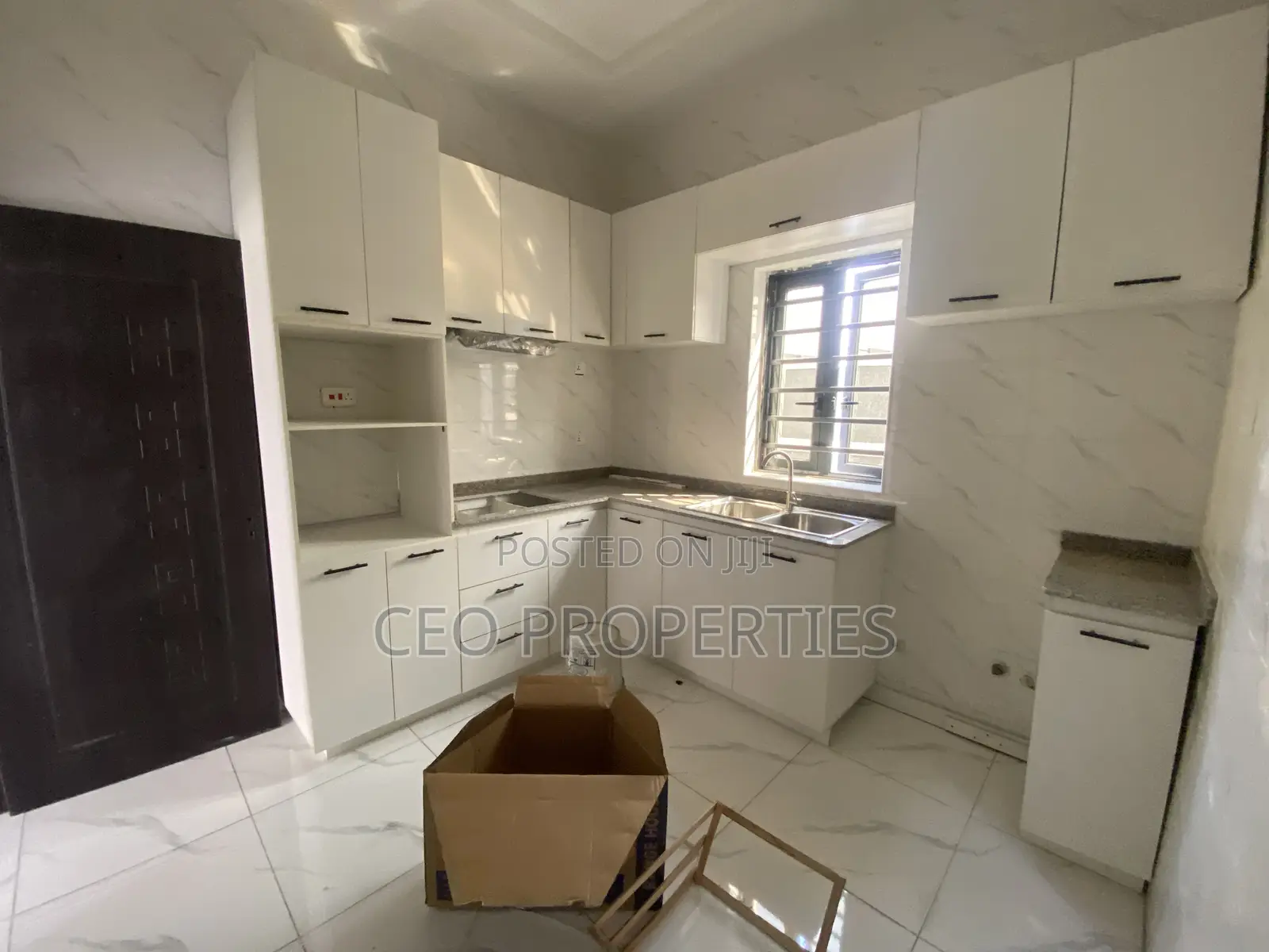 2bdrm Block of Flats in Scheme2/Mobil Rd, Ilaje / Lekki for sale in Ilaje / Lekki