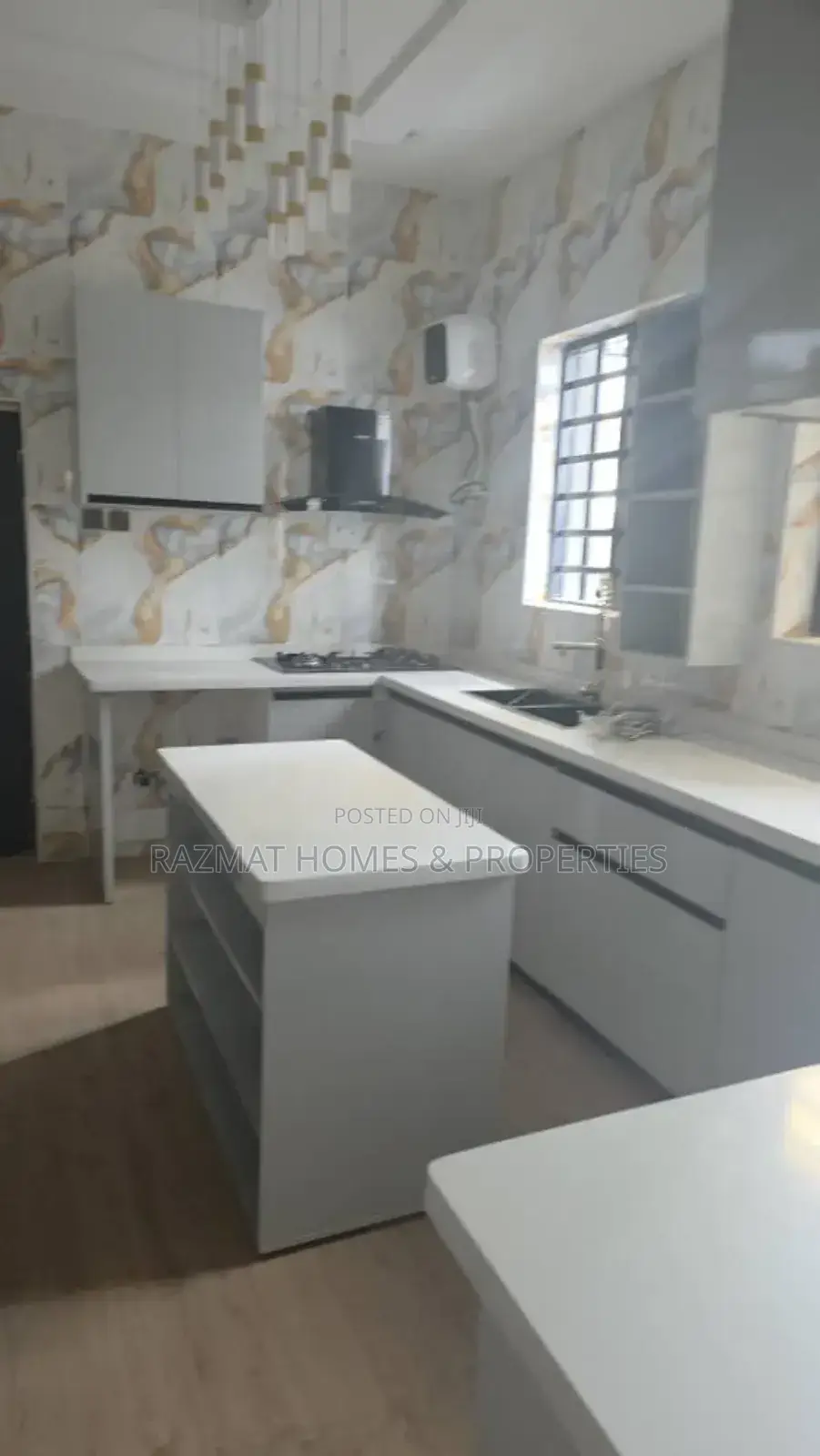 4bdrm Duplex in Medina for sale in Medina
