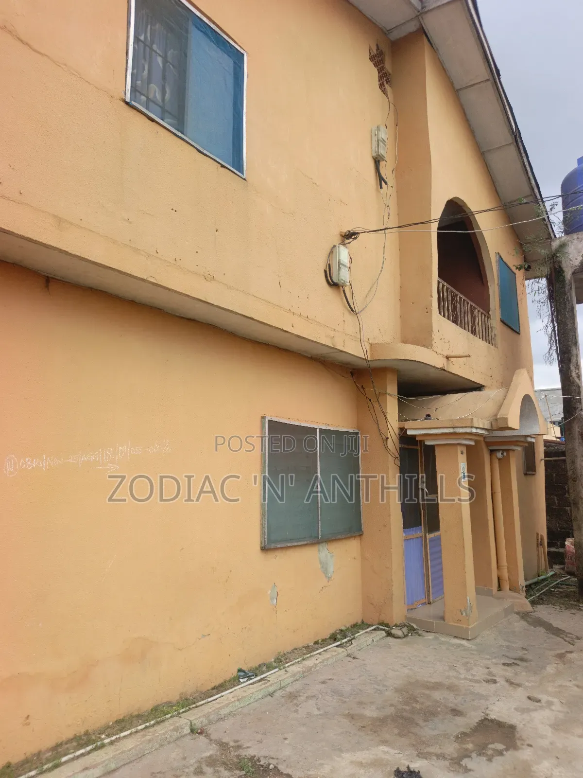 3bdrm Block of Flats in Ladoje, Oko-Oba for sale in Oko-Oba