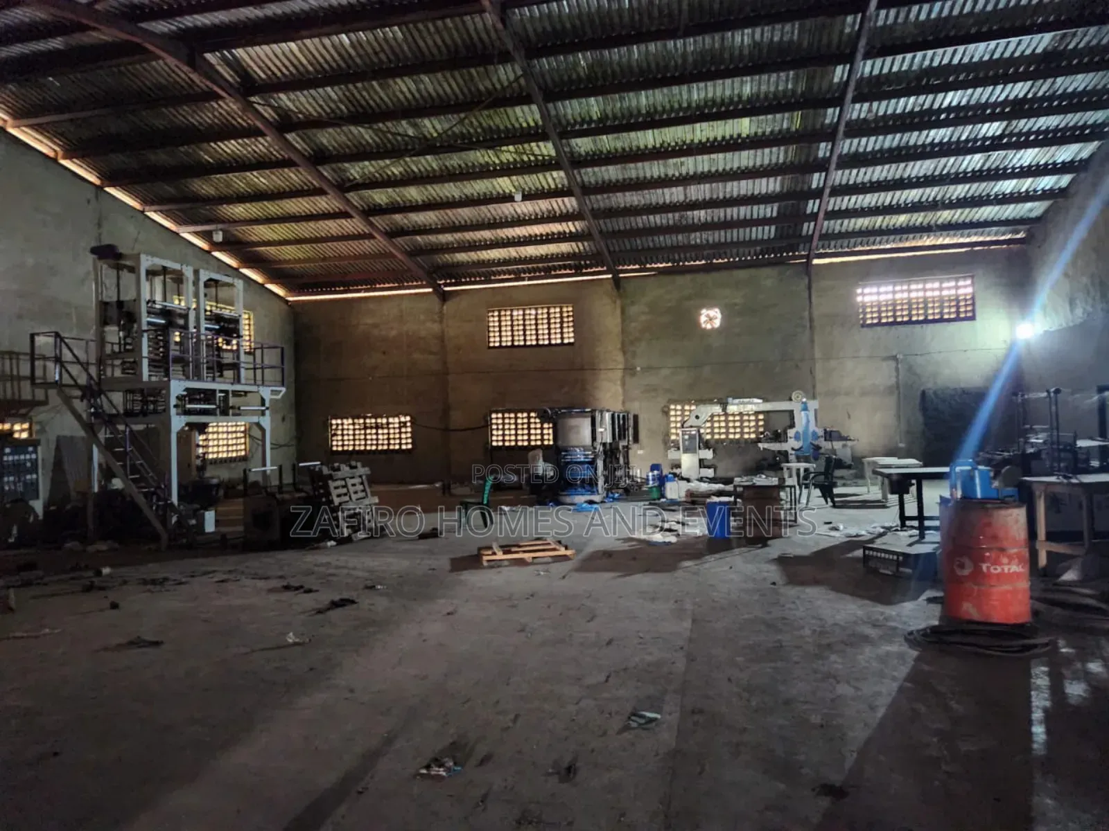 2750m2 Warehouse at Podo on Old Lagos Ibadan Expressway Ib for Lease in Ibadan