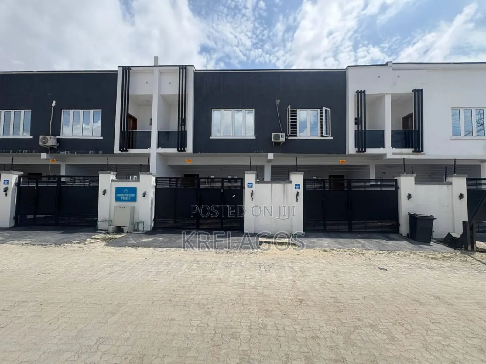 3bdrm Duplex in Abraham Adesanya, Off Lekki-Epe Expressway for sale in Off Lekki-Epe Expressway