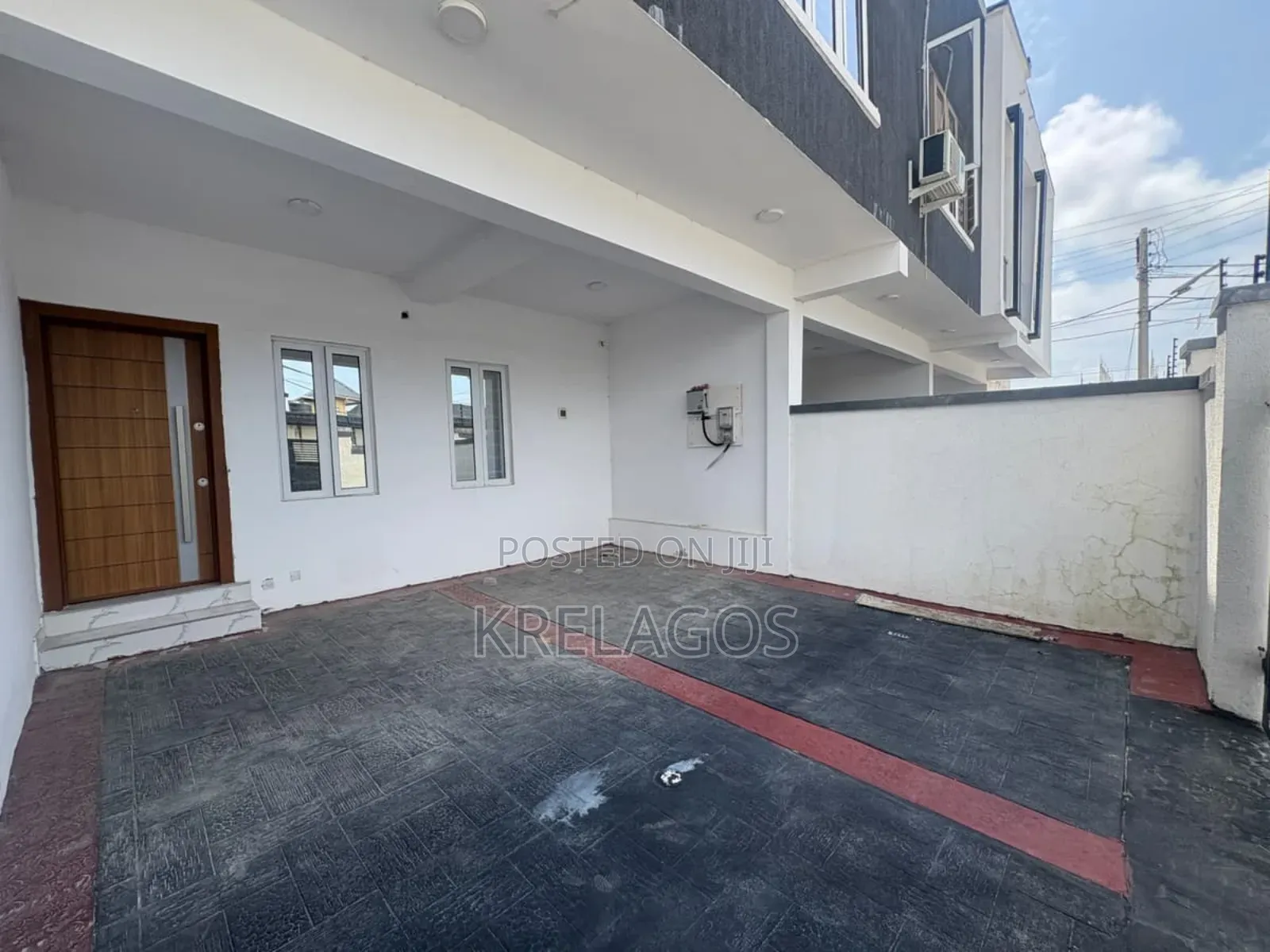 3bdrm Duplex in Abraham Adesanya, Off Lekki-Epe Expressway for sale in Off Lekki-Epe Expressway