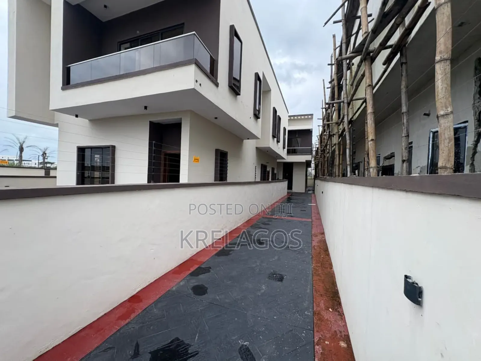 4bdrm Duplex in Abraham Adesanya, Off Lekki-Epe Expressway for sale in Off Lekki-Epe Expressway