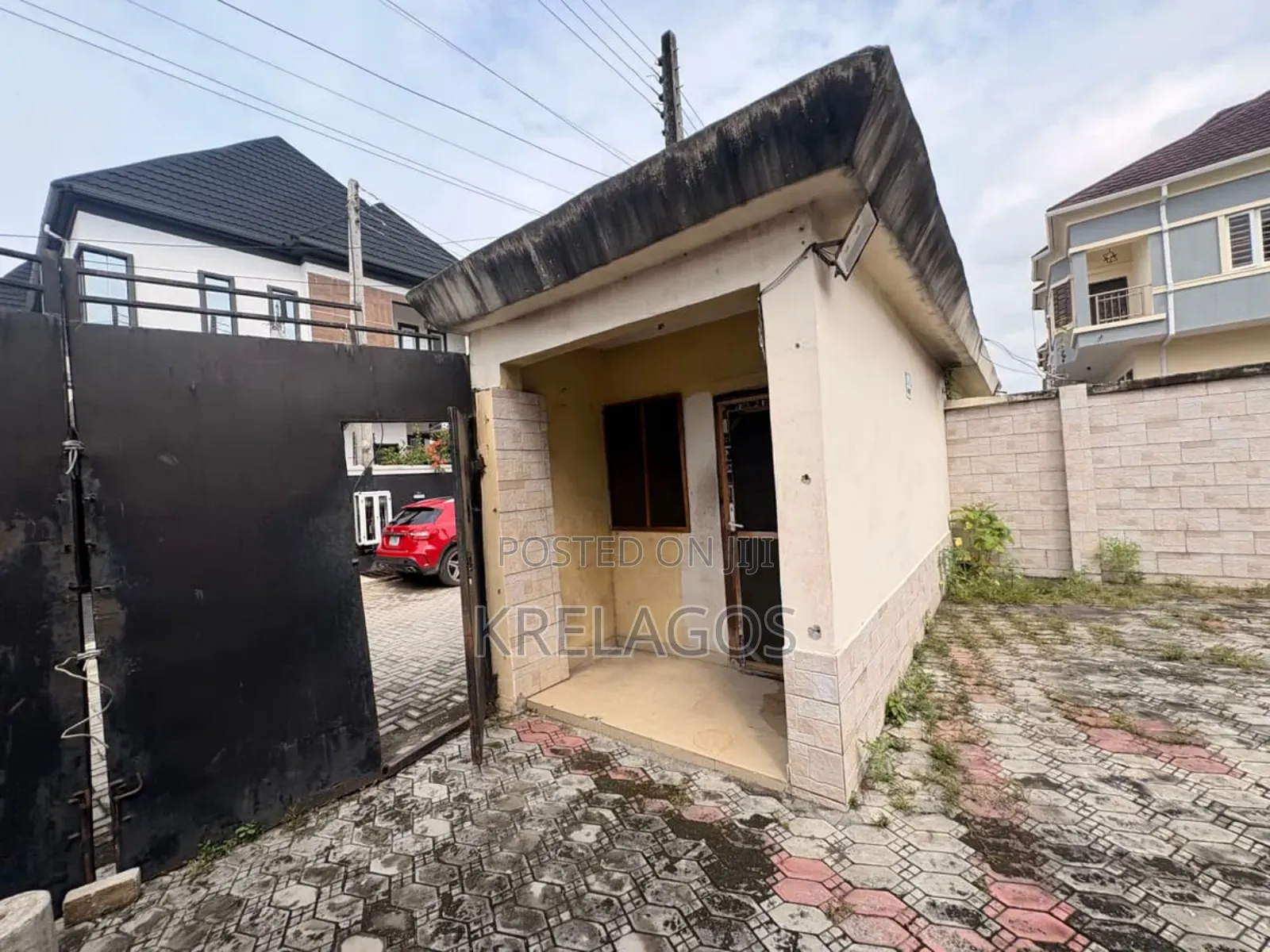 4bdrm Duplex in Agungi for sale in Agungi