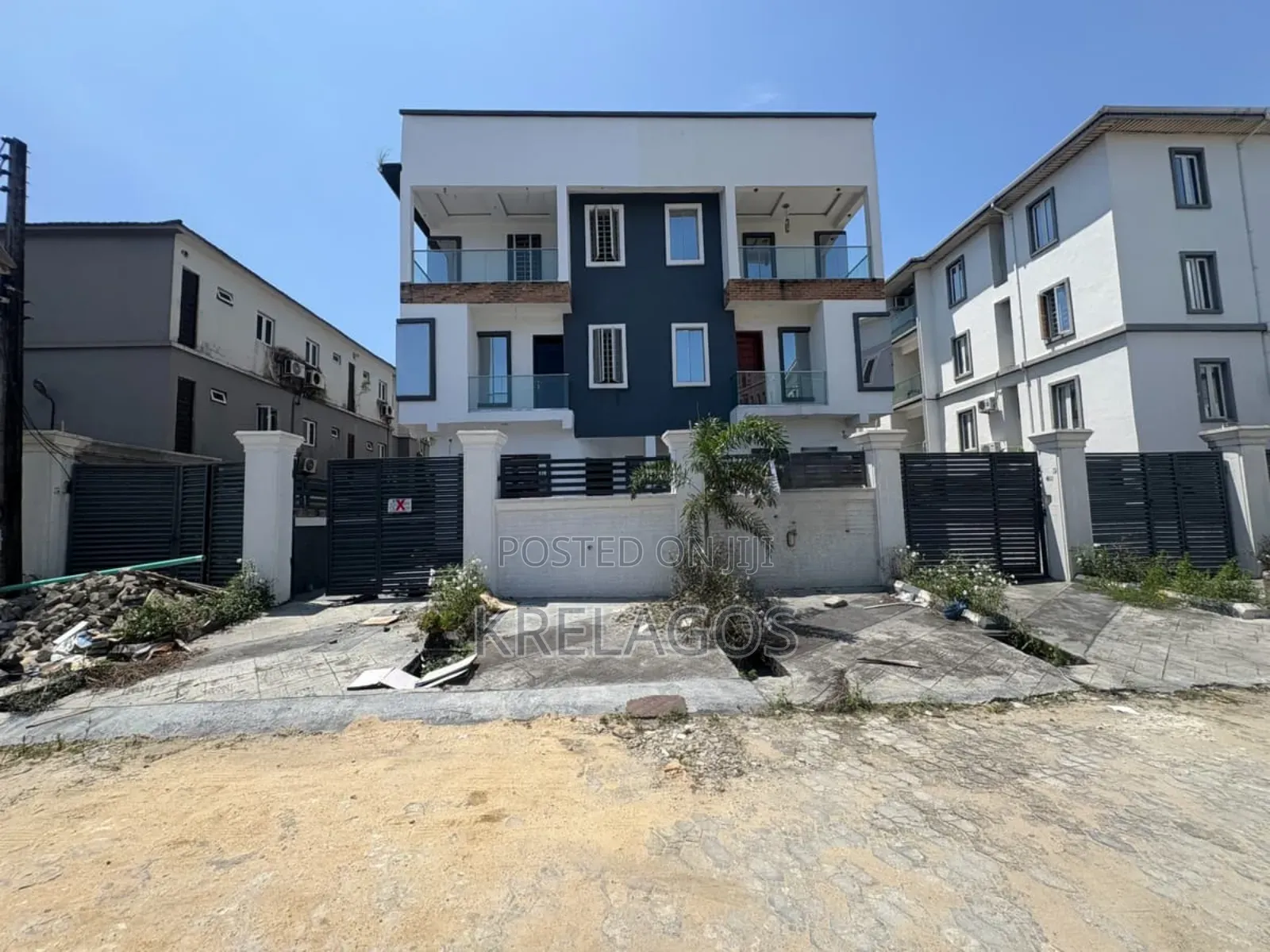 5bdrm Duplex in Agungi for sale in Agungi