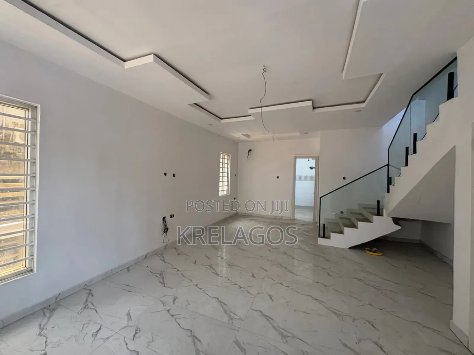 5bdrm Duplex in Agungi for sale in Agungi