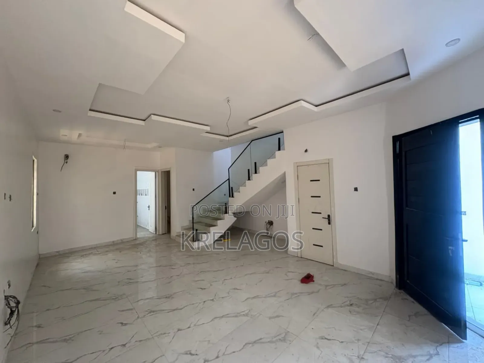 5bdrm Duplex in Agungi for sale in Agungi