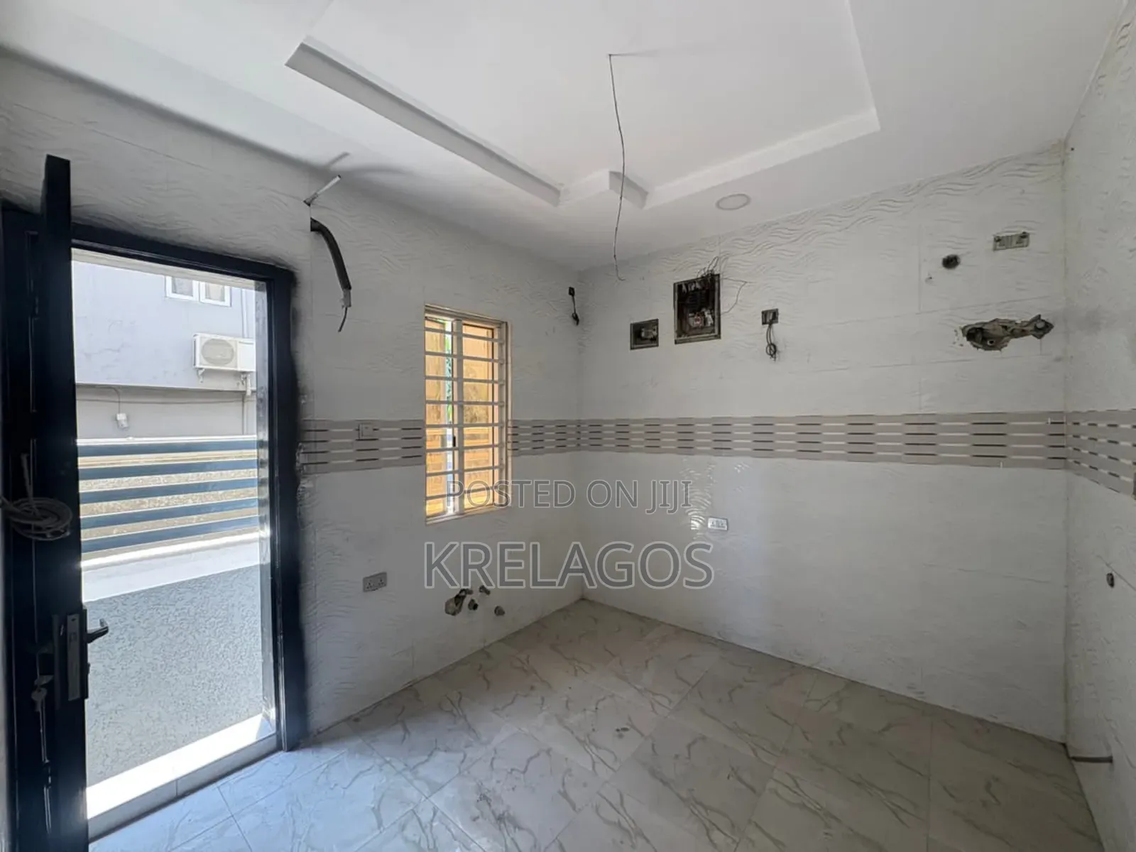 5bdrm Duplex in Agungi for sale in Agungi