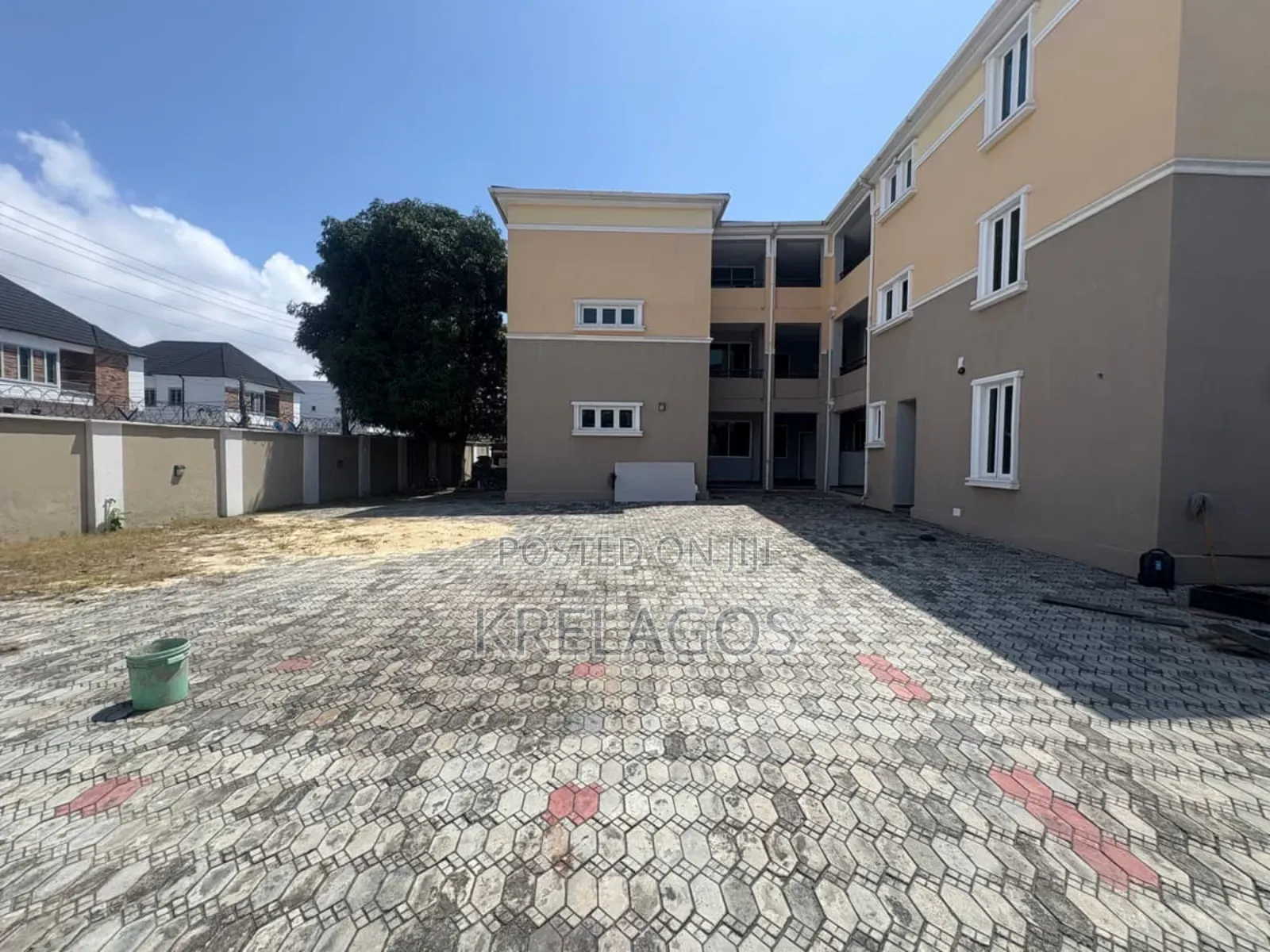 2bdrm Apartment in Agungi for sale in Agungi