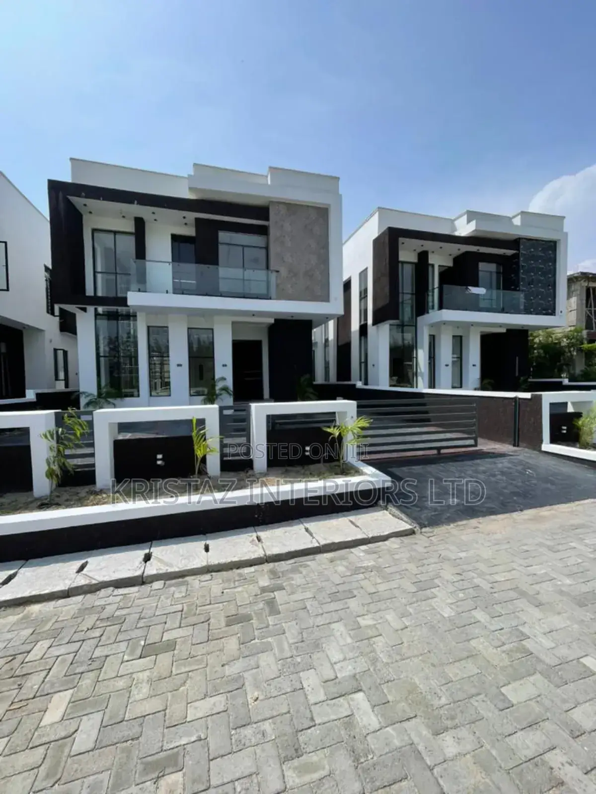 5bdrm Duplex in Ikota for sale in Ikota