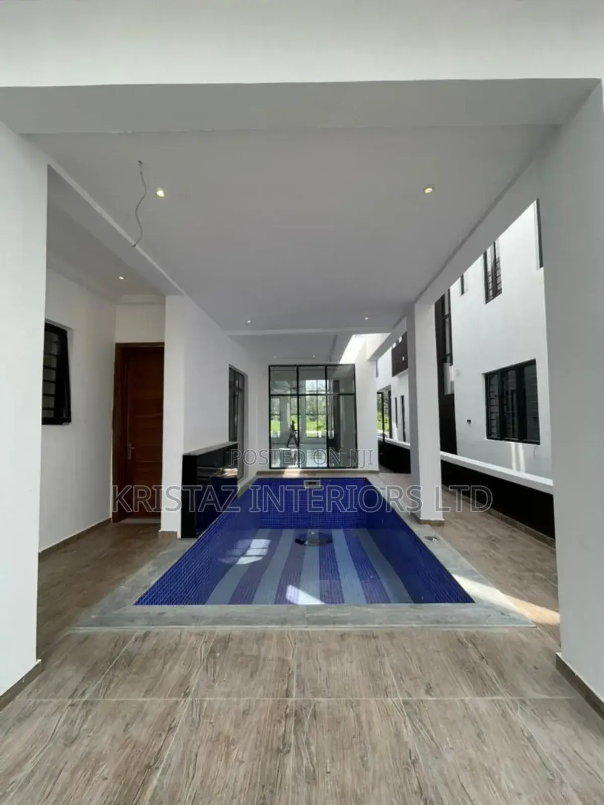 5bdrm Duplex in Ikota for sale in Ikota