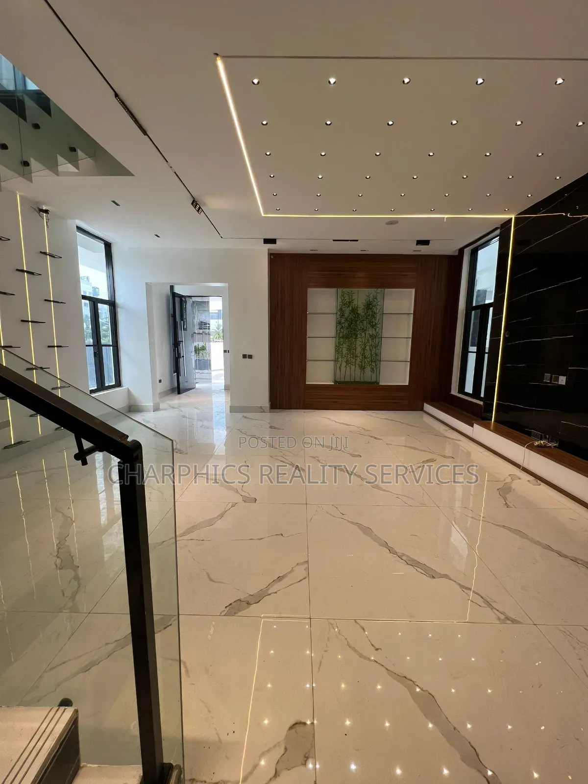5bdrm Duplex in Lekki Phase 1 for sale in Lekki Phase 1