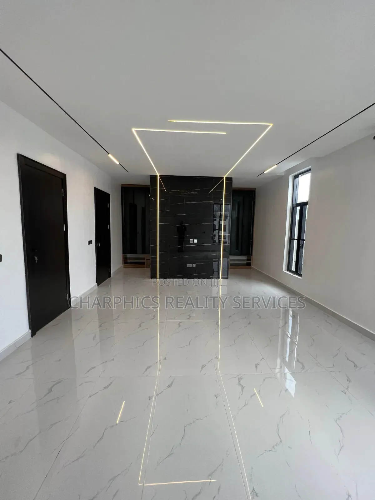 5bdrm Duplex in Lekki Phase 1 for sale in Lekki Phase 1