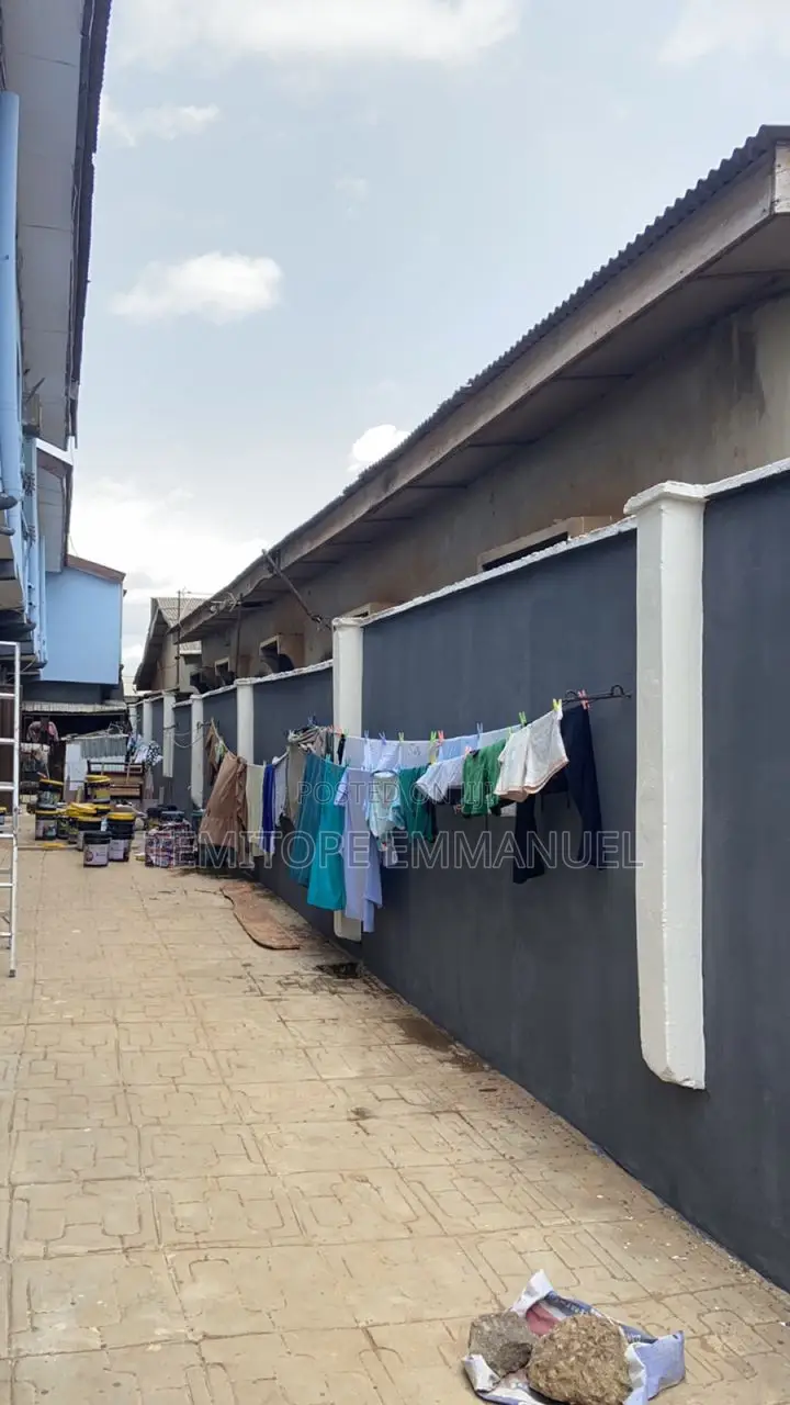 Furnished 15bdrm Apartment in Ekoro Junction, for sale in Abule Egba