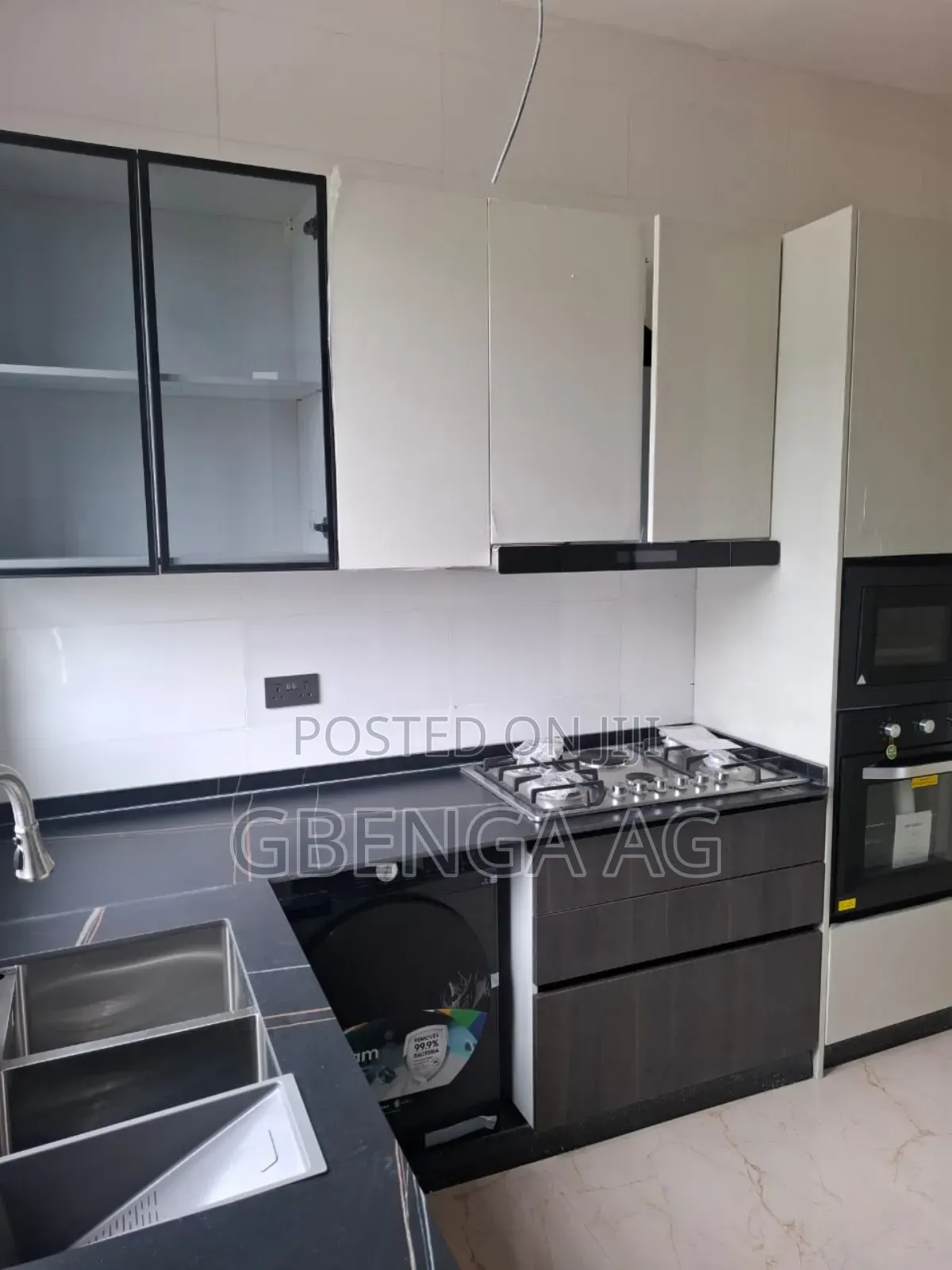 4bdrm Maisonette in Lekki Phase 1 for sale in Lekki Phase 1