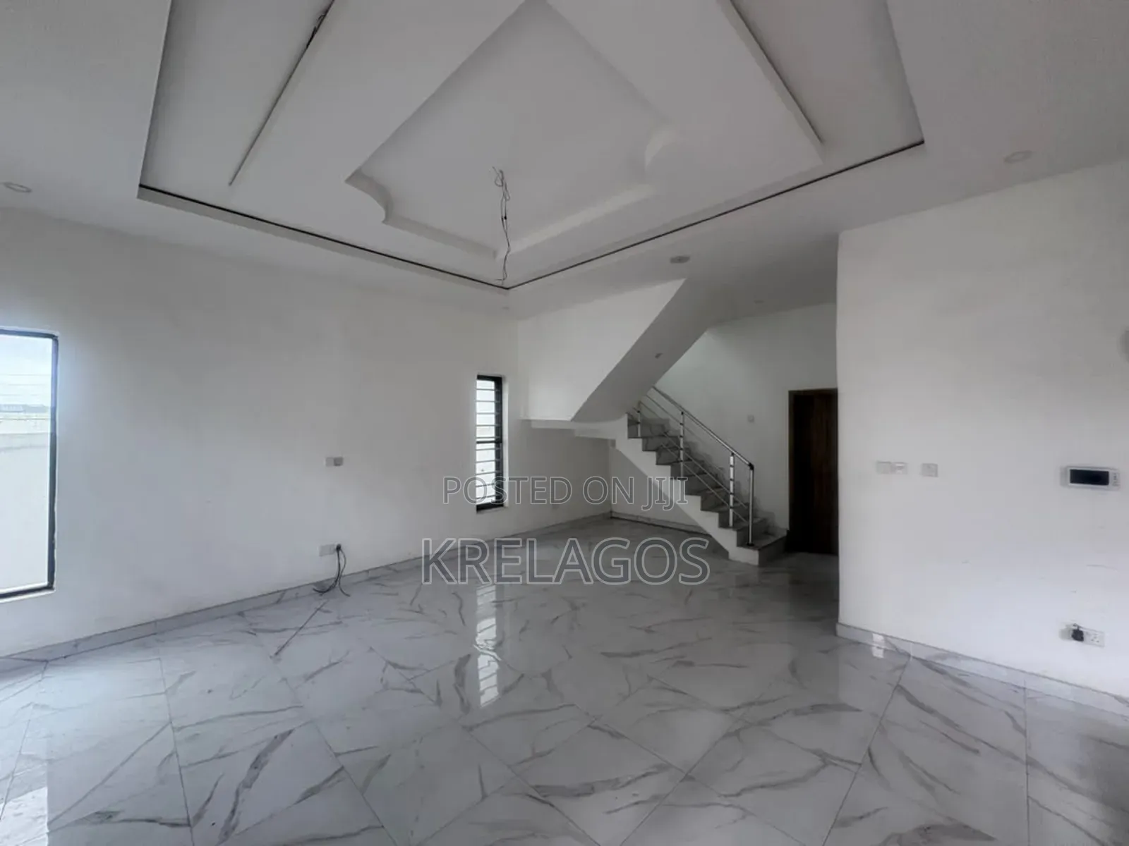 5bdrm Duplex in Chevron for sale in Chevron