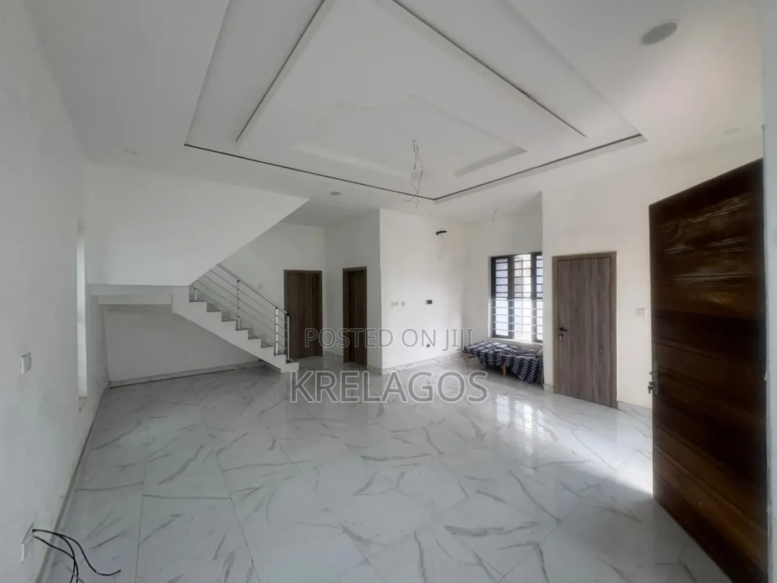 5bdrm Duplex in Chevron for sale in Chevron