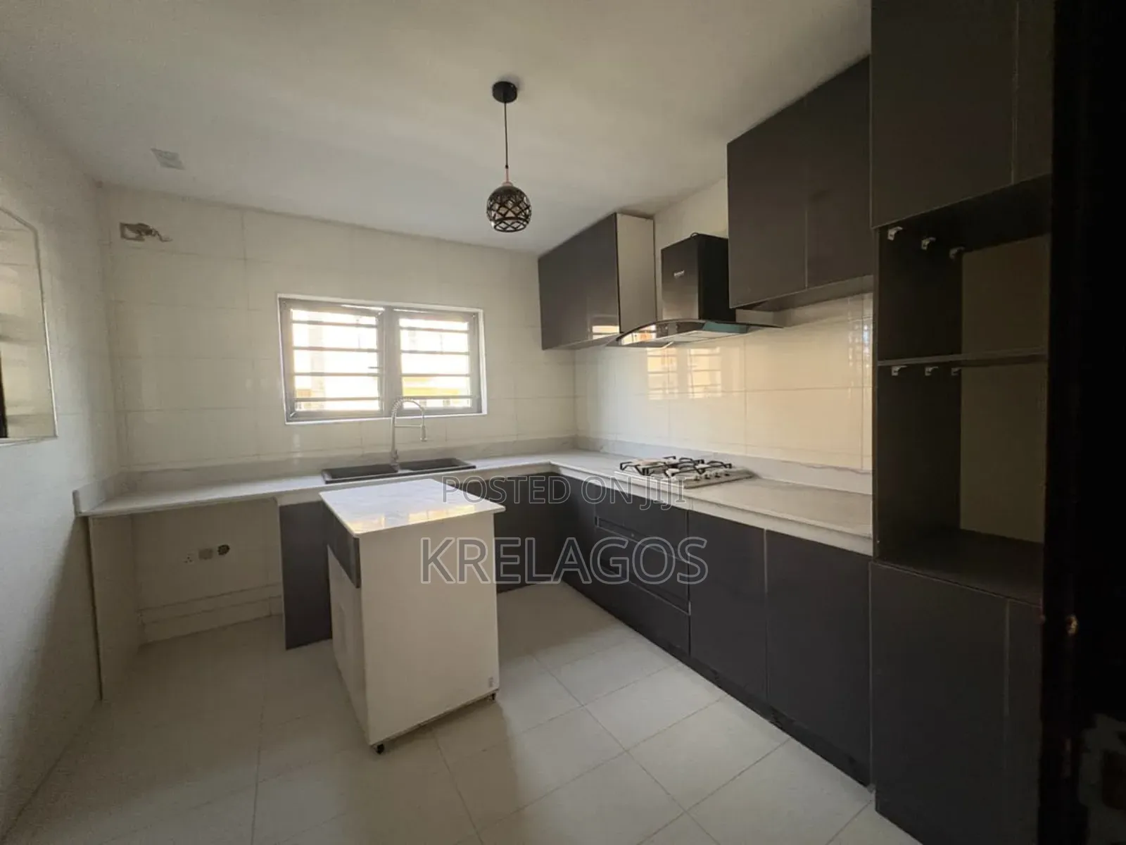 4bdrm Duplex in Agungi for sale in Agungi