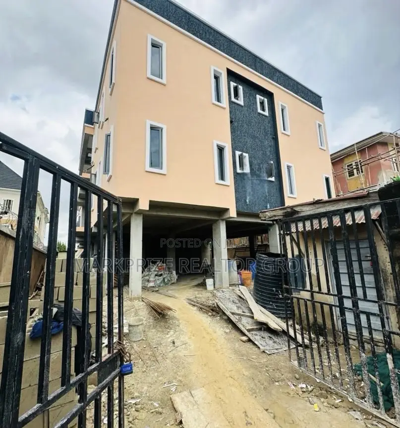 3bdrm Apartment in Gbagada Lagos for sale in Gbagada