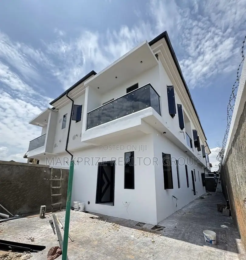 4bdrm Duplex in Magodo Phase 1 Lagos for sale in Magodo