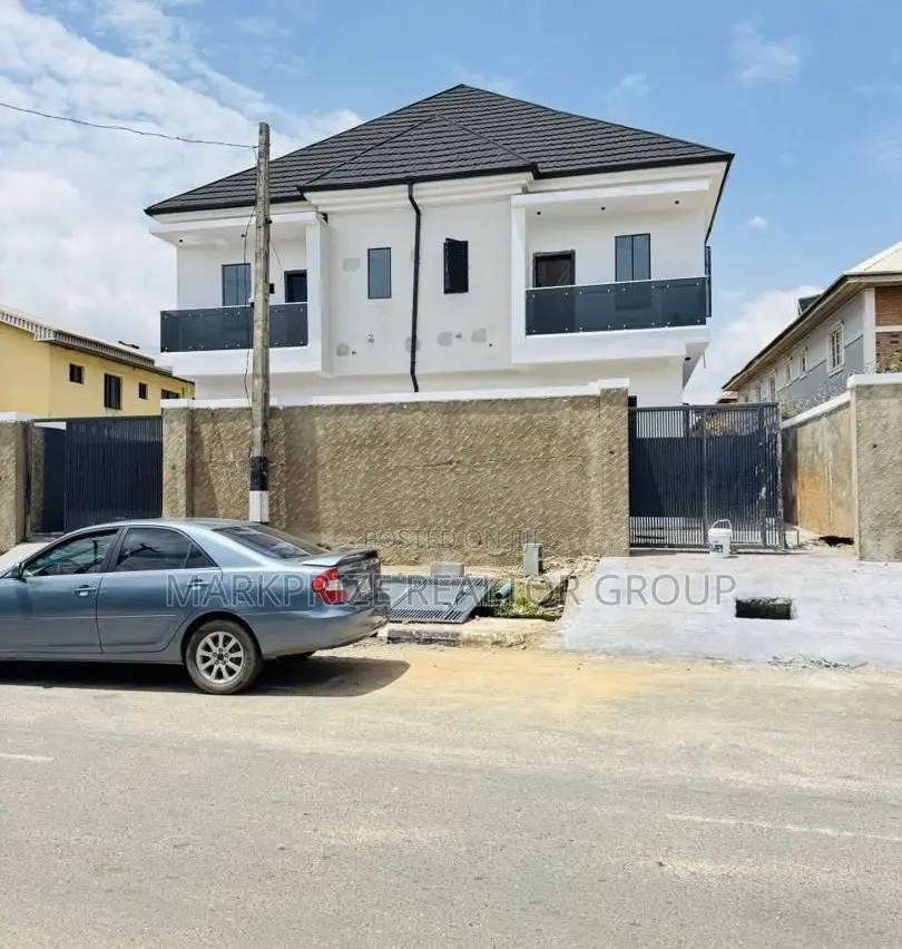 4bdrm Duplex in Magodo Phase 1 Lagos for sale in Magodo