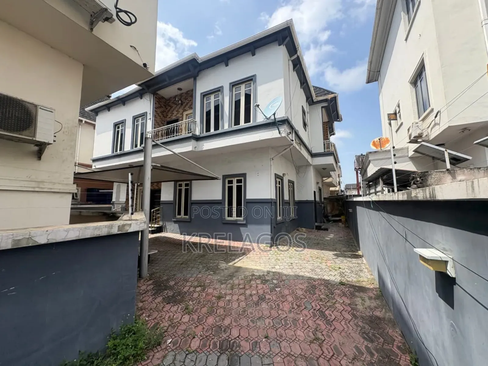 5bdrm Duplex in Chevron for sale in Chevron