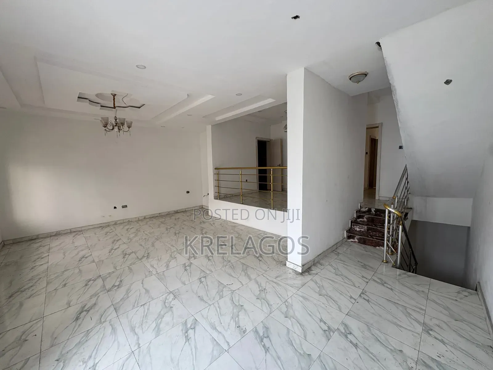 4bdrm Duplex in Idado for sale in Idado