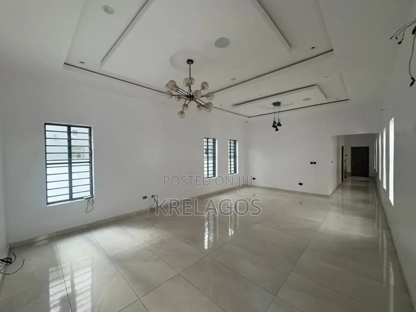 5bdrm Duplex in Chevron for sale in Chevron