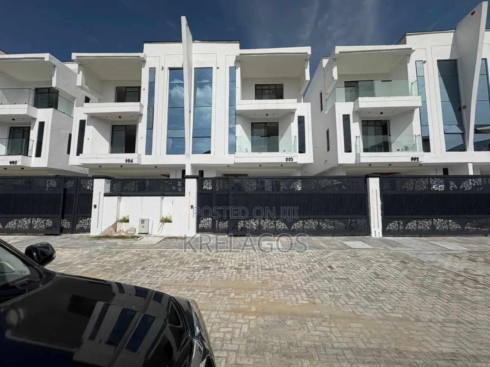 4bdrm Duplex in Agungi for sale in Agungi
