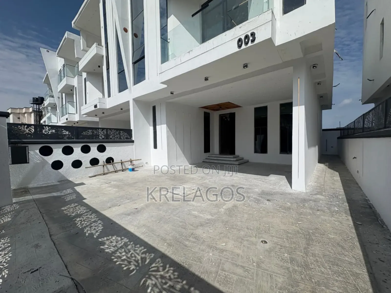 4bdrm Duplex in Agungi for sale in Agungi