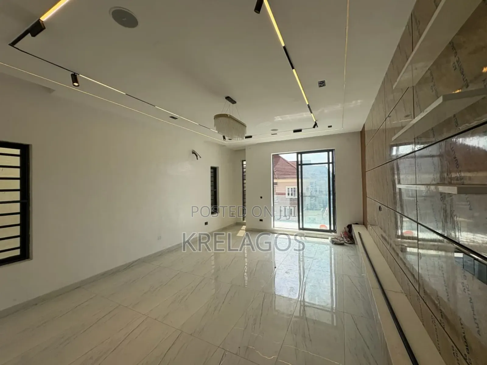 4bdrm Duplex in Agungi for sale in Agungi