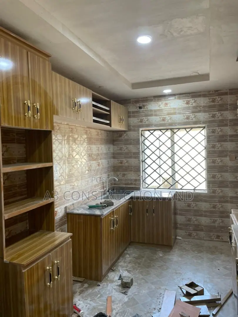3bdrm Block of Flats in Akala Akobo for rent in Akobo