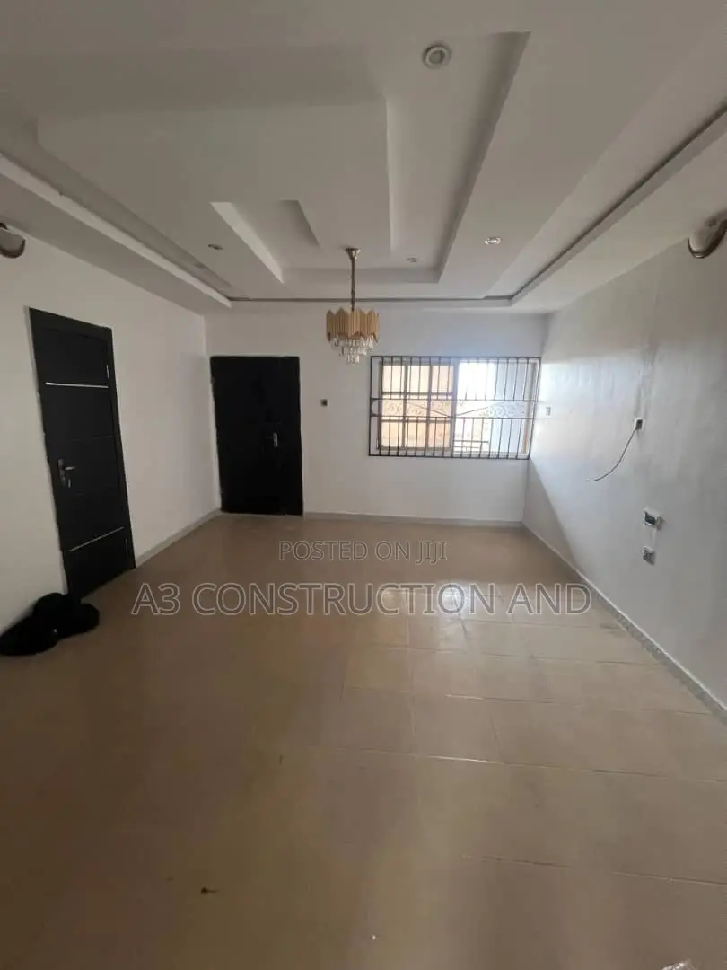 3bdrm Block of Flats in Alafia Estate Akobo for rent in Akobo