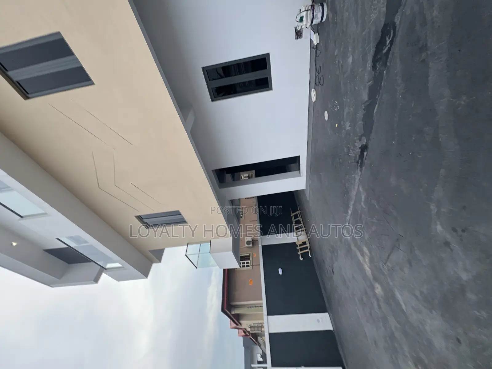 4bdrm Duplex in An Estate At Off for sale in Ikeja