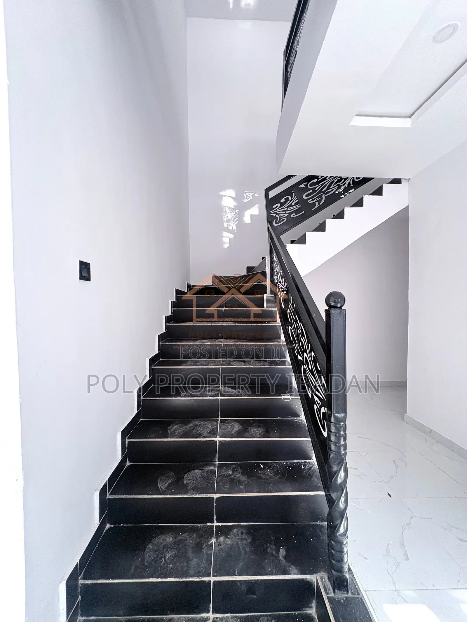 4bdrm Duplex in Bashorun Housing, Ibadan for sale in Ibadan