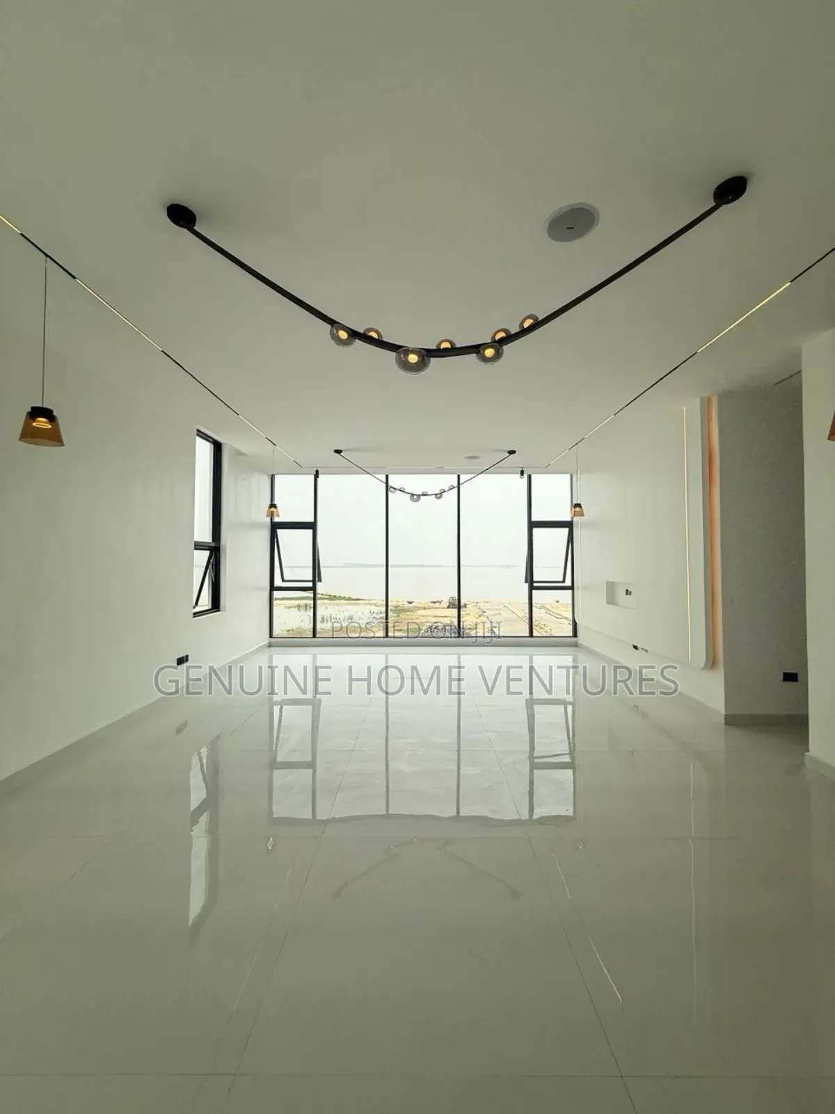 5bdrm Duplex in Osapa London Lekki for sale in Osapa london
