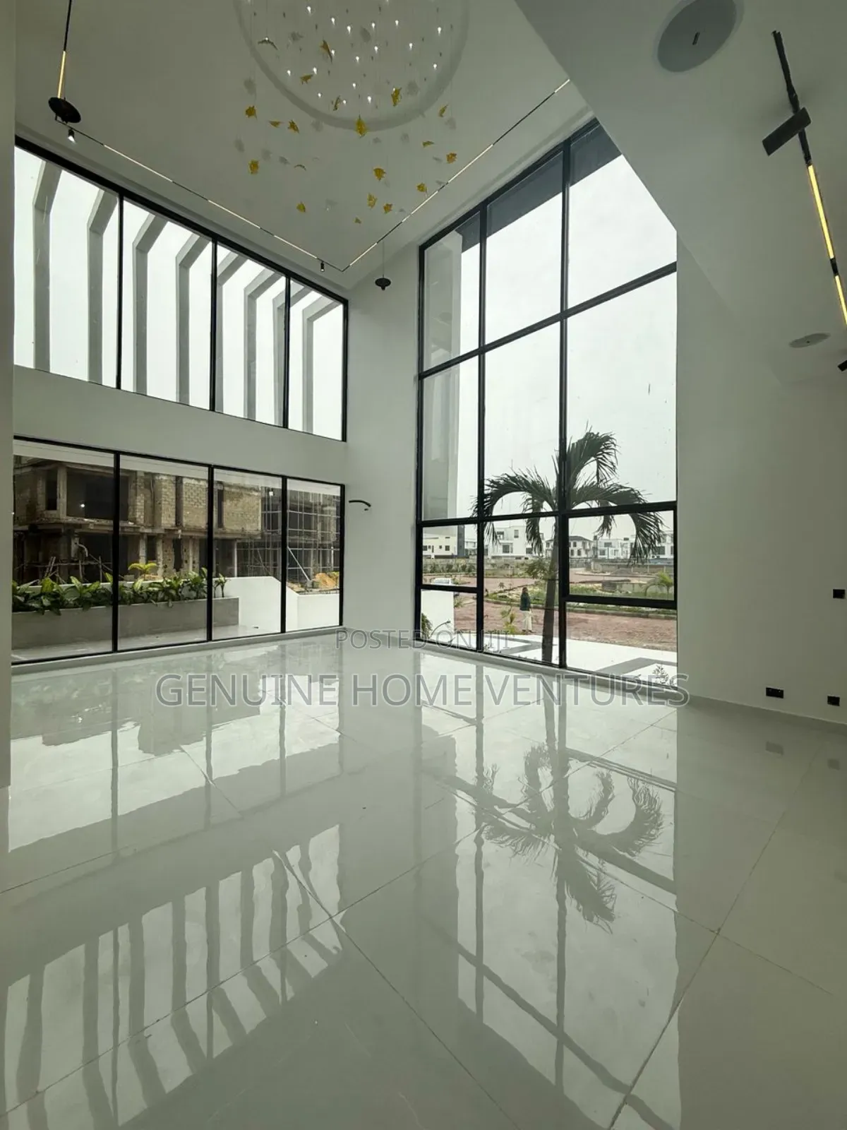 5bdrm Duplex in Osapa London Lekki for sale in Osapa london