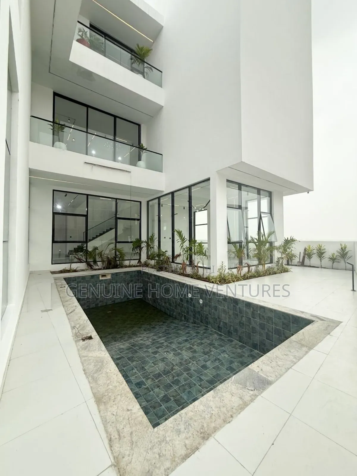 5bdrm Duplex in Osapa London Lekki for sale in Osapa london