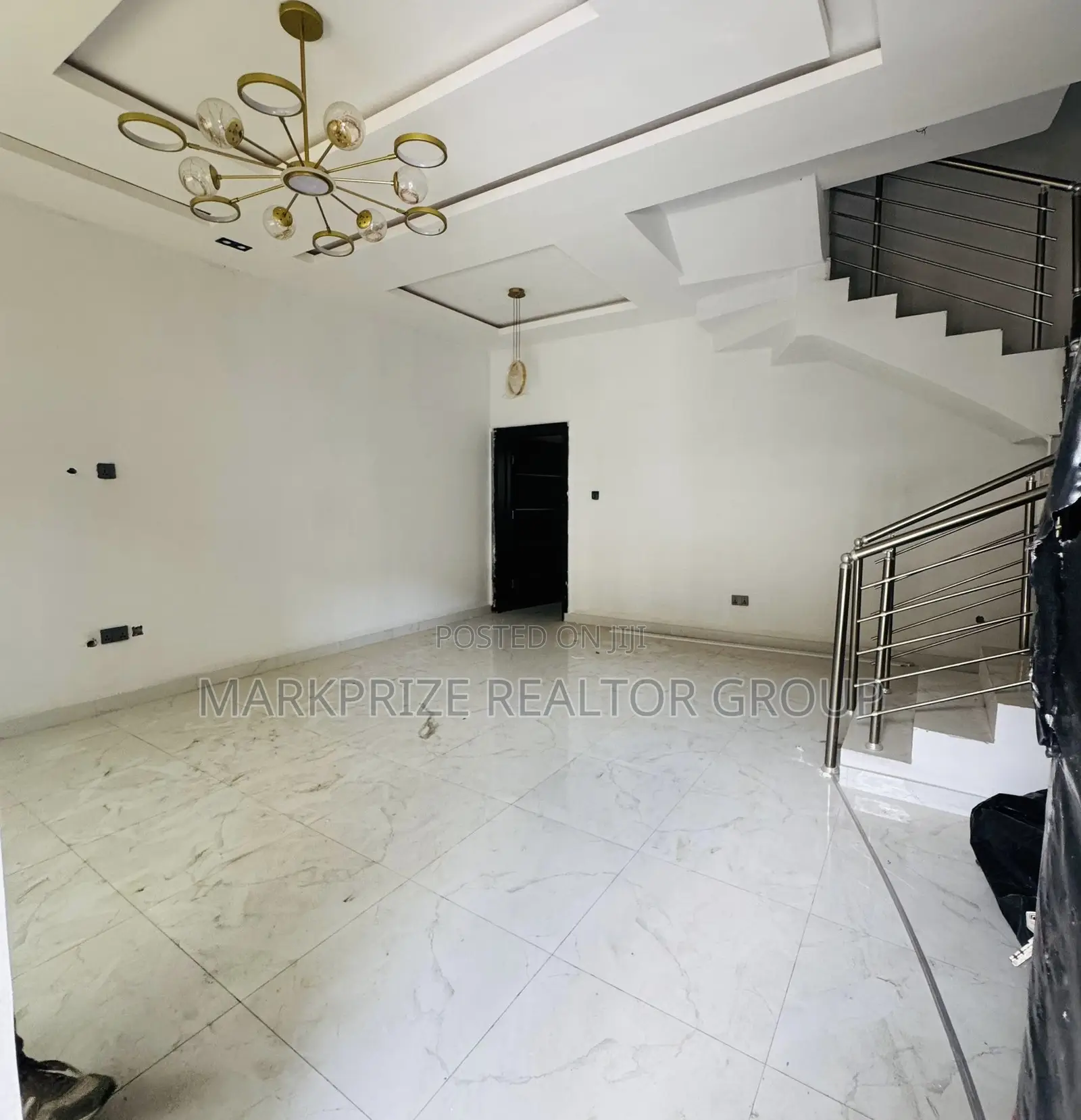 4bdrm Duplex in Magodo Olowora Lagos for sale in Magodo