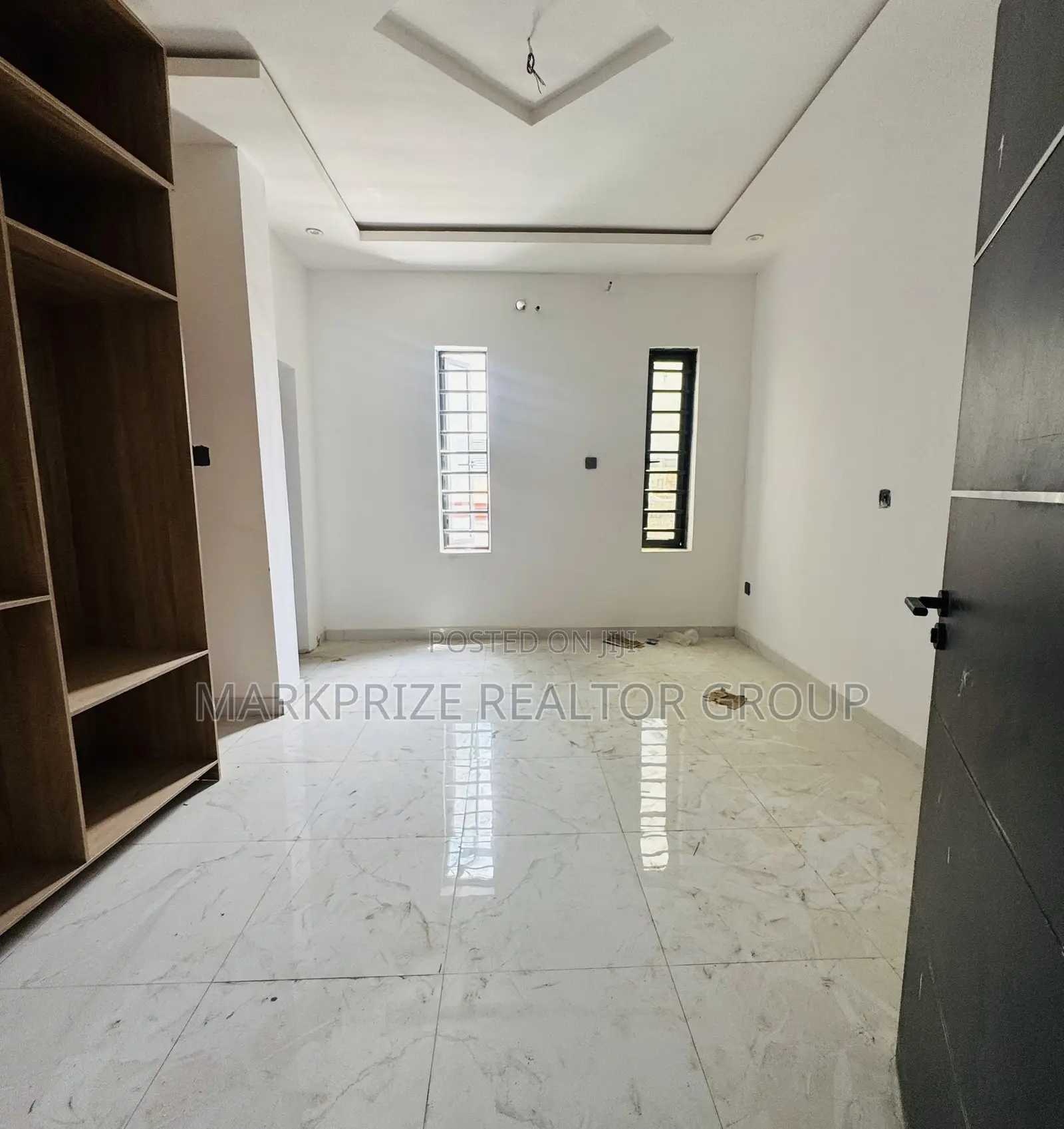 4bdrm Duplex in Magodo Olowora Lagos for sale in Magodo