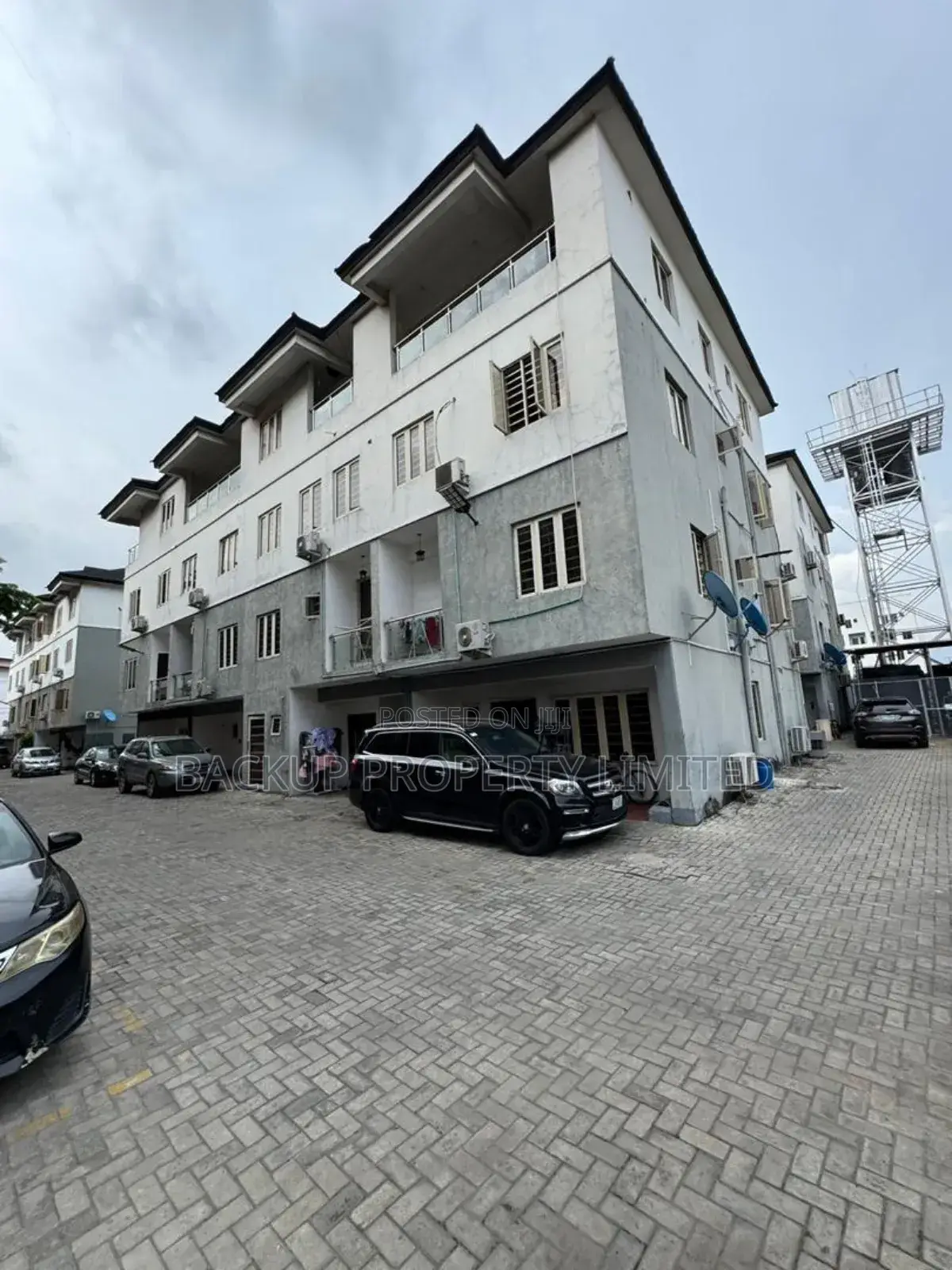 4bdrm Duplex in Surulere for sale in Surulere