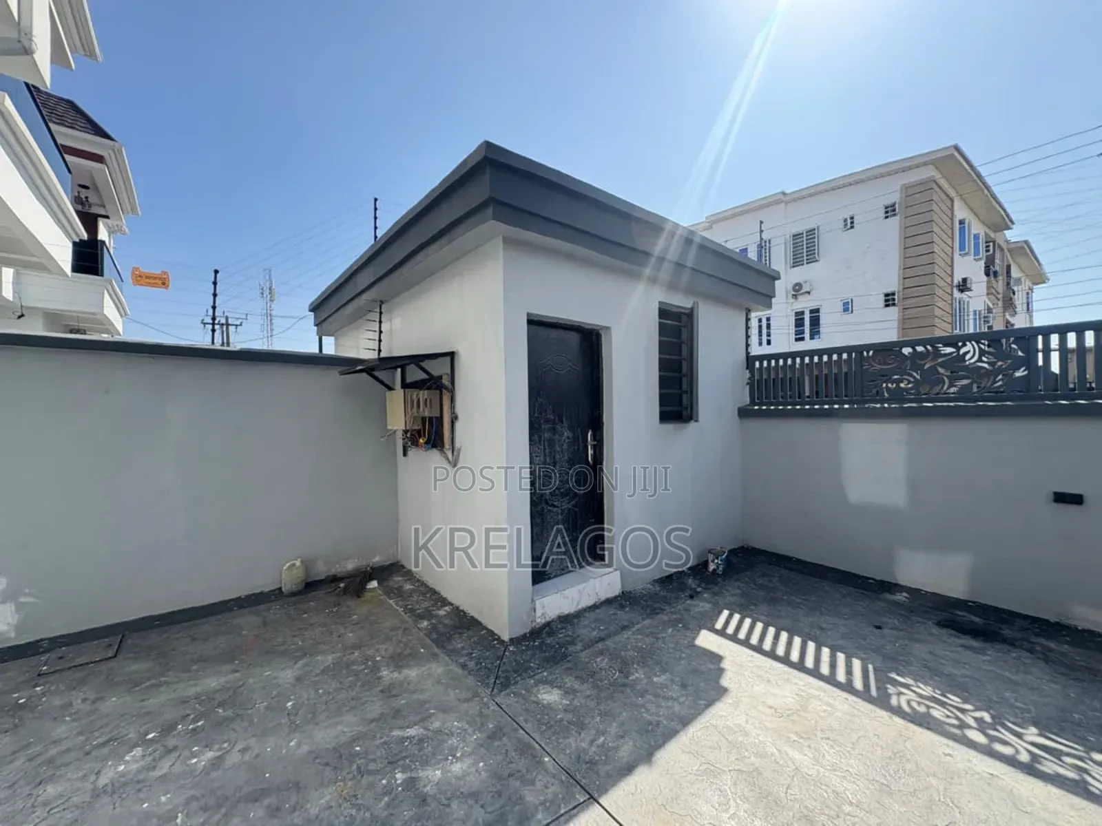 4bdrm Duplex in Alpha Beach Road, Chevron for sale in Chevron
