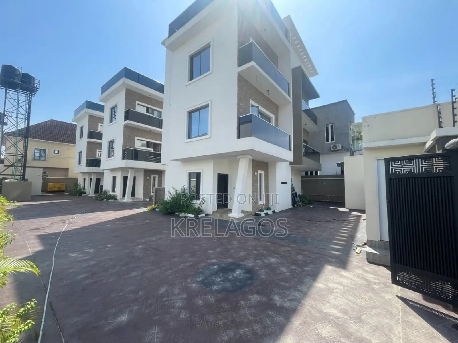 5bdrm Duplex in Agungi for sale in Agungi