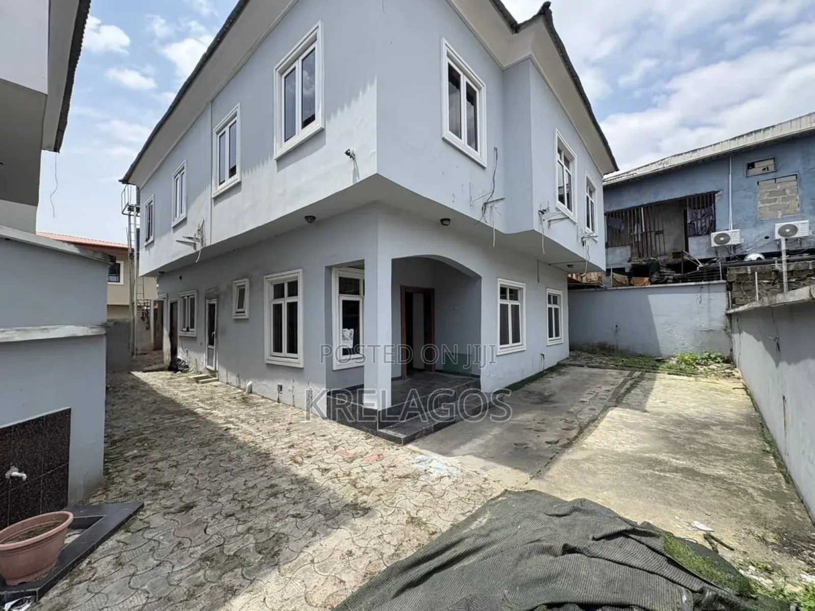 4bdrm Duplex in Ikota for sale in Ikota